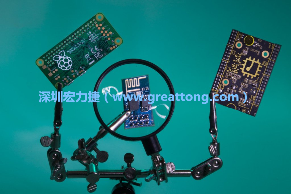 A Raspberry Pi Zero、ESP8266和CHIP。