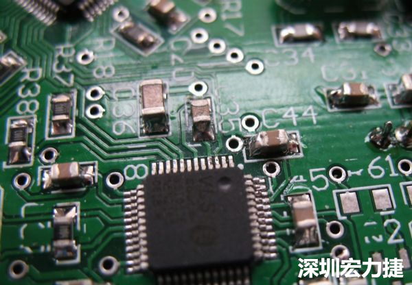 音訊電路訊號(hào)品質(zhì)，是影響操作體驗(yàn)的關(guān)鍵，電路布局要特別注意。